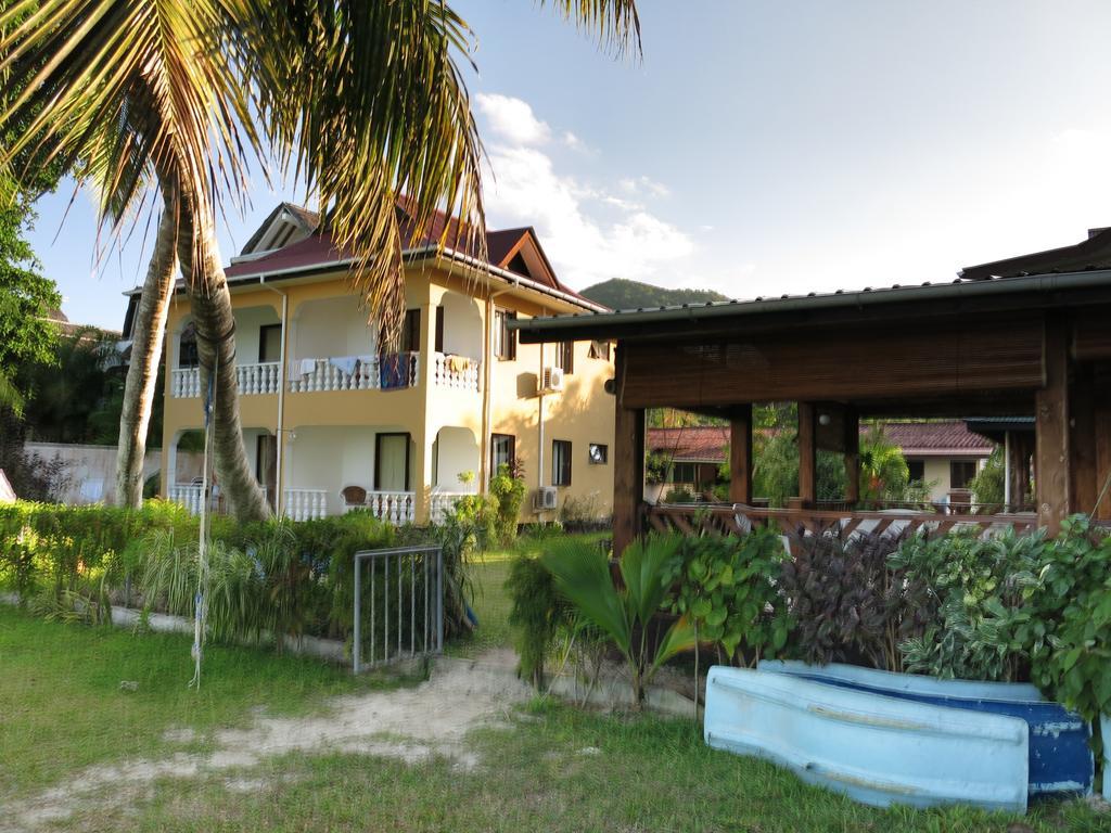 Rosemary'S Guesthouse Anse Volbert Village Exterior foto